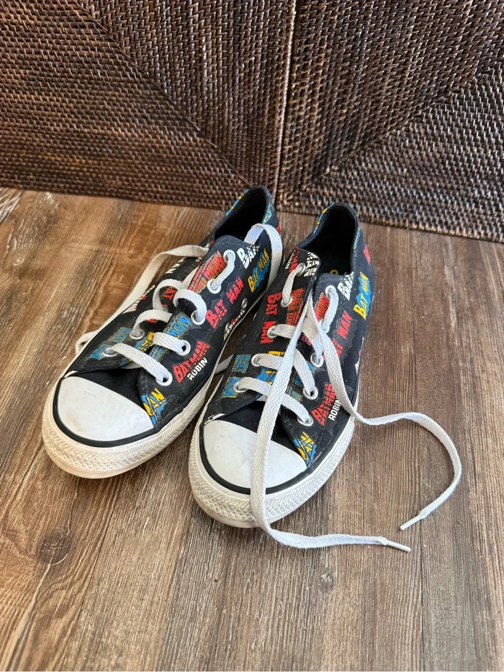 Converse Kids Size 2 DC Comics x Chuck Taylor All Star Low Batman Sneakers